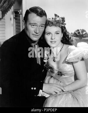 Original Film Title: REAP THE WILD WIND.  English Title: REAP THE WILD WIND.  Film Director: CECIL B DEMILLE.  Year: 1942.  Stars: JOHN WAYNE; PAULETTE GODDARD. Credit: PARAMOUNT PICTURES / Album Stock Photo