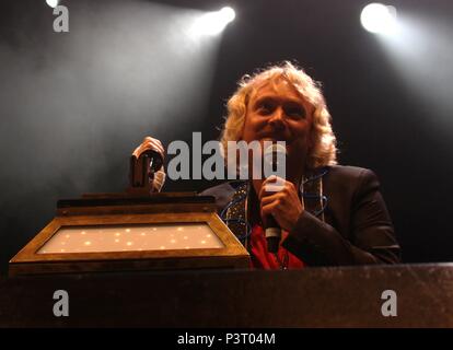 BLACKPOOL,UK KEITH LEMON SWITCHES ON BLACKPOOL ILLUMINATIONS CREDIT IAN FAIRBROTHER/ALAMY STOCK PHOTOS Stock Photo