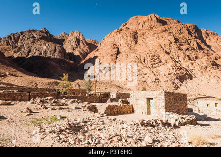 Egyptian landscape, Bedouin village in desert Stock Photo