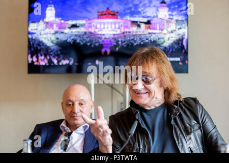 19 June 2018, Germany, Berlin: Musician Dieter 'Machine' Birr (R) speaking in the company of Mario Hempel, Director from Classic Open Air, at the press conference for the Classic Open Air Festival 2018. The festival is taking place from the 05 to the 09 July 2018 on the Gendarmenmarkt. Photo: Christoph Soeder/dpa-Zentralbild/dpa Stock Photo