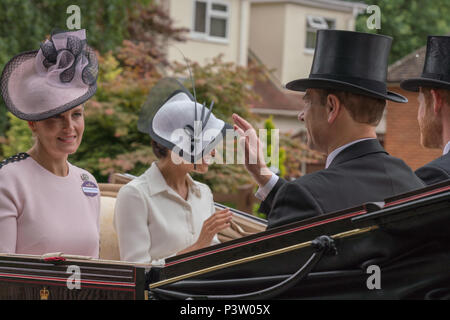 Royal Ascot, Berkshire, UK. 19th Jun, 2018. Duchess of Sussex Meghan with Prince Harry and Countess of Wessex and Prince Edward in the Royal Ascot Carriage Procession Credit: Chris Miller/Alamy Live News Stock Photo