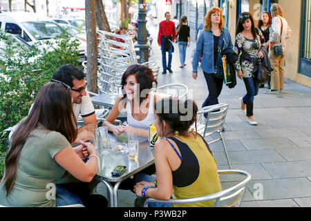 Street café, Calle Argumosa, La Latina / Lavapiés, Madrid, Spain Stock Photo