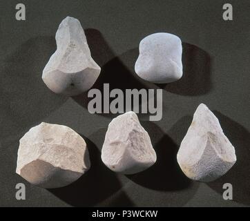 https://l450v.alamy.com/450v/p3wckw/hachas-y-picos-asturienses-location-archaeological-museum-spain-p3wckw.jpg