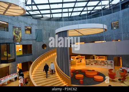 Le Havre (northern France): the Oscar Niemeyer Library within the 'Petit Volcan' building (The Small Volcano) Stock Photo