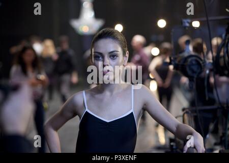 Original Film Title: BLACK SWAN.  English Title: BLACK SWAN.  Film Director: DARREN ARONOFSKY.  Year: 2010.  Stars: MILA KUNIS. Credit: FOX SEARCHLIGHT PICTURES / Album Stock Photo