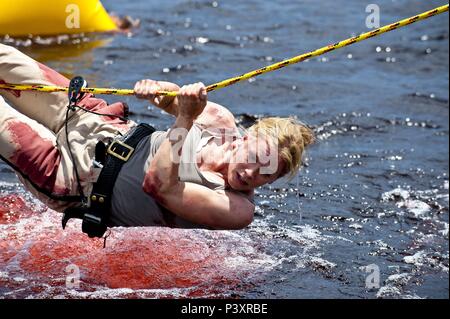 Original Film Title: PIRANHA 3D.  English Title: PIRANHA.  Film Director: ALEXANDRE AJA.  Year: 2010.  Stars: ELISABETH SHUE. Credit: DIMENSION FILMS / Album Stock Photo