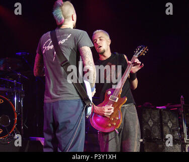 ATLANTA, GA - SEPTEMBER 22: Tim Mahoney of 311 performs