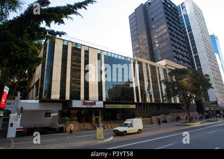 Localizado na avenida Paulista, o Club Homs desponta como um dos