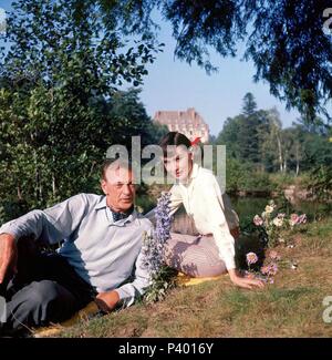 Original Film Title: LOVE IN THE AFTERNOON.  English Title: LOVE IN THE AFTERNOON.  Film Director: BILLY WILDER.  Year: 1957.  Stars: AUDREY HEPBURN; GARY COOPER. Credit: BILLY WILDER / Album Stock Photo