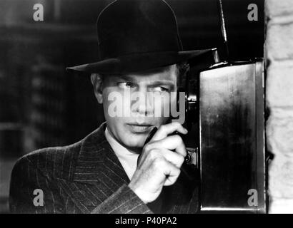 Original Film Title: SHADOW OF A DOUBT.  English Title: SHADOW OF A DOUBT.  Film Director: ALFRED HITCHCOCK.  Year: 1943.  Stars: JOSEPH COTTEN. Credit: UNIVERSAL PICTURES / Album Stock Photo