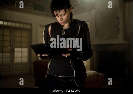 Original Film Title: THE GIRL WITH THE DRAGON TATTOO.  English Title: THE GIRL WITH THE DRAGON TATTOO.  Film Director: DAVID FINCHER.  Year: 2011.  Stars: ROONEY MARA. Credit: METRO GOLDWYN MAYER / Album Stock Photo