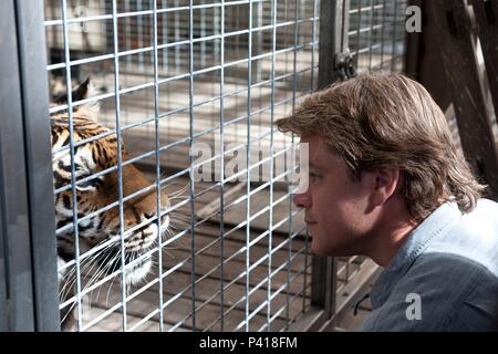 Original Film Title: WE BOUGHT A ZOO.  English Title: WE BOUGHT A ZOO.  Film Director: CAMERON CROWE.  Year: 2011.  Stars: MATT DAMON. Credit: VYNIL FILMS / Album Stock Photo