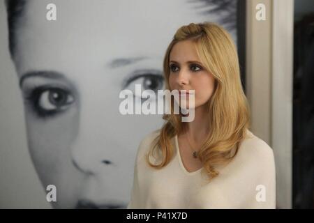 Original Film Title: RINGER-TV.  English Title: RINGER.  Year: 2011.  Stars: SARAH MICHELLE GELLAR. Credit: CBS TELEVISION / Album Stock Photo