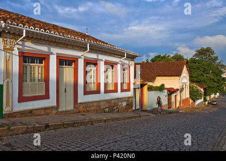 File:PedroVilela Rua das Casas Tortas São João Del Rei MG (40824500402).jpg  - Wikimedia Commons