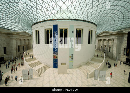 O British Museum (Museu Britânico) fundado em 1753, contém mais de sete milhões de objetos e documentos documentando a história humana até os dias de hoje. Londres/Lo, Reino Unido - 26/06/2009. Foto: André Stefano / Fotoarena Stock Photo