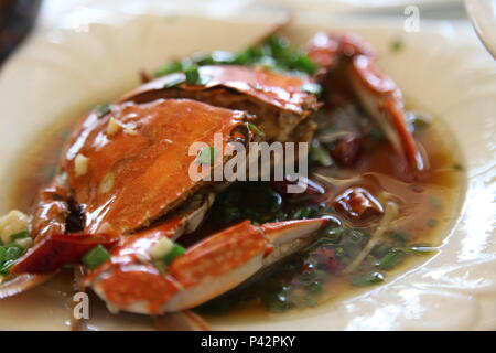 Zhoushan, Zhoushan, China. 16th June, 2018. Zhoushan, CHINA-16th June 2018: Delicious seafood at Shenjiamen Harbor in Zhoushan, east China's Zhejiang Province. Credit: SIPA Asia/ZUMA Wire/Alamy Live News Stock Photo