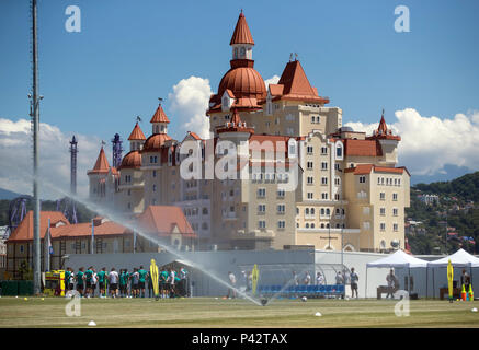 Sochi, Russia. 20th June, 2018. Soccer, World Cup, national team, Germany, team quarters. German national players arrive for a training session. Credit: Christian Charisius/dpa/Alamy Live News Stock Photo