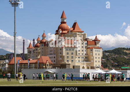 Sochi, Russia. 20th June, 2018. Soccer, World Cup, national team, Germany, team quarters. German national players arrive for a training session. Credit: Christian Charisius/dpa/Alamy Live News Stock Photo