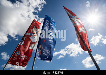 Sochi, Russia. 20th June, 2018. Soccer, World Cup. Advertising banners for the FIFA World Cup 2018 in Russia blowing in the wind. Credit: Federico Gambarini/dpa/Alamy Live News Stock Photo