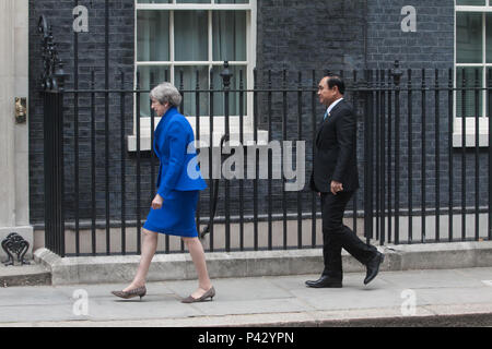 London, UK. 20 June 2018. The Prime Minister of Thailand Prayut Chan-o-cha is welcomed at Downing Street by his British counterpart Theresa May as he  begins his visit to Britain to  gain international recognition of his military rule ahead of elections next year. The former general, who came to power in 2014 after overthrowing Yingluck Shinawatra's elected government in a coup. Credit: amer ghazzal/Alamy Live News Stock Photo