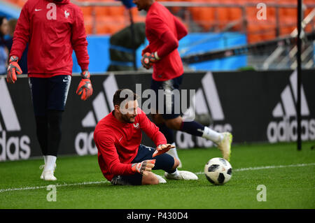 Yekaterinburg, Russia. 20th June, 2018. Goalkeeper Hugo Lloris of France attends a training session during the 2018 FIFA World Cup in Yekaterinburg, Russia, on June 20, 2018. Credit: Du Yu/Xinhua/Alamy Live News Stock Photo