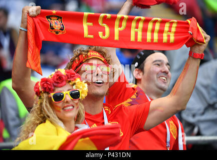 Kazan, Russia. 20th June, 2018. Fans of Spain cheer prior to a Group B match between Spain and Iran at the 2018 FIFA World Cup in Kazan, Russia, June 20, 2018. Credit: Liu Dawei/Xinhua/Alamy Live News Stock Photo