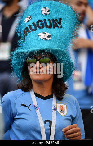 Rostov On Don, Russland. 20th June, 2018. female fan, football fan, with cylinder, woman, female. Uruguay (Saudi Arabia (KSA) 1-0, preliminary round, group A, match 18, on 20/06/2018 in Rostov-on-Don, Rostov Arena Football World Cup 2018 in Russia from 14.06 - 15.07.2018. | Usage worldwide Credit: dpa/Alamy Live News Stock Photo