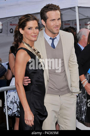 Ryan Reynold Sandra Bullock       - The Proposal Premiere at the El Capitan Theatre In Los Angeles.          -            08 BullockSandra ReynoldRyan 08.jpg08 BullockSandra ReynoldRyan 08  Event in Hollywood Life - California, Red Carpet Event, USA, Film Industry, Celebrities, Photography, Bestof, Arts Culture and Entertainment, Topix Celebrities fashion, Best of, Hollywood Life, Event in Hollywood Life - California, Red Carpet and backstage, movie celebrities, TV celebrities, Music celebrities, Topix, actors from the same movie, cast and co star together.  inquiry tsuni@Gamma-USA.com, Credit Stock Photo