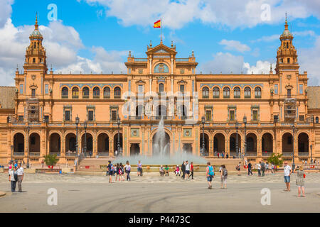 Seville Plaza de Espana, view of people walking through the historic Plaza de Espana in Seville (Sevilla) on a summer afternoon, Andalucia, Spain. Stock Photo