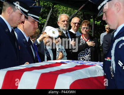 Retired Lt. Col. Dick Cole Salutes The Grave Site Of His Fellow ...