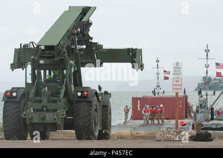 U.S. Army Rough Terrain Container Handler. RTCH Stock Photo - Alamy