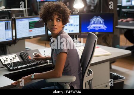 Original Film Title: THE CALL.  English Title: THE CALL.  Film Director: BRAD ANDERSON.  Year: 2013.  Stars: HALLE BERRY. Credit: TROIKA PICTURES / Album Stock Photo