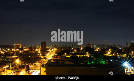 Vista noturna da cidade de Ribeirão Preto, no interior de SP. RIBEIRÃO PRETO/SP, Brasil 30/01/2010  (Foto: Cadu Rolim / Fotoarena) Stock Photo