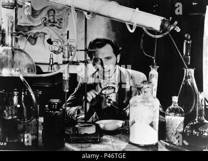 THE CURSE OF FRANKENSTEIN, Peter Cushing, 1957 Stock Photo - Alamy