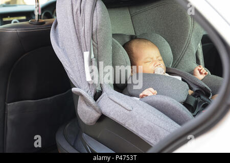 Car seat for 1 month baby hotsell