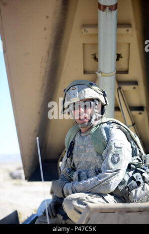 Miclic Engineer Soldiers of the 334th Brigade Engineer Battalion, prepare for a live ...