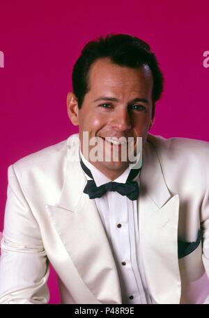 Original Film Title: MOONLIGHTING-TV.  English Title: MOONLIGHTING-TV.  Year: 1985.  Stars: BRUCE WILLIS. Credit: ABC / Album Stock Photo