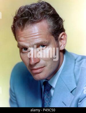 Stars: CHARLTON HESTON. Credit: KPA-ZUMA / Album Stock Photo