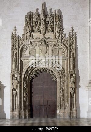 Puerta de la capilla real en la basÃ­lica catedral siglo XVI de Granada