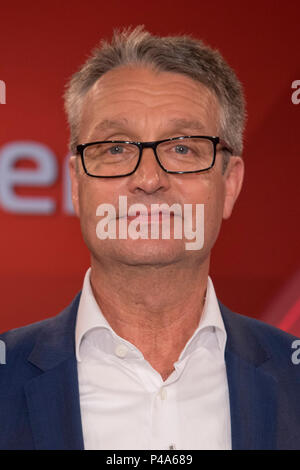 Cologne, Deutschland. 04th Feb, 2014. Gabor STEINGART (Author) Portraet, Portrait, Portrait, single image, single motive, 'Maischberger', Talkshow, WDR/ARD, 20.06.2018. | usage worldwide Credit: dpa/Alamy Live News Stock Photo