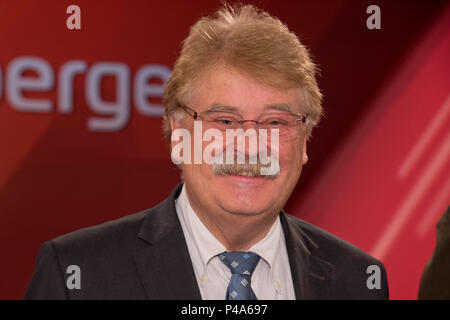 Cologne, Deutschland. 04th Feb, 2014. Elmar BROK, politician, CDU, MEP, portrait, portraits, portrait, cropped single image, single motive, 'Maischberger', talk show, WDR/ARD, 20.06.2018. | usage worldwide Credit: dpa/Alamy Live News Stock Photo