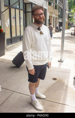 New York, New York, USA. 21st June, 2018. Seth Rogen sighted at BuzzFeed’s AM to DM studio on June 21, 2018. Credit: Jeremy Burke/Alamy Live News Stock Photo