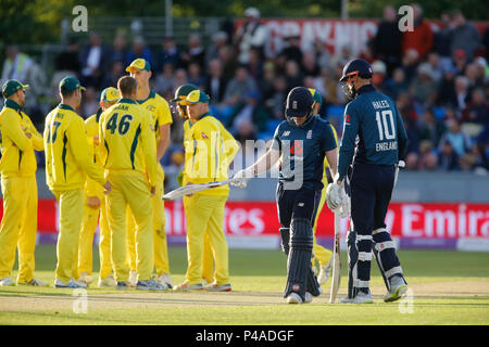 Emirates Riverside, Chester-le-Street, UK. 21st June, 2018. One Day International Cricket, 4th Royal London ODI, England versus Australia; Eoin Morgan and Alex Hales of England wait for a decision review which led to Morgan being declared out caught behind off the bowling of Ashton Agar Credit: Action Plus Sports/Alamy Live News