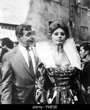 Original Film Title: IT STARTED IN NAPLES.  English Title: IT STARTED IN NAPLES.  Film Director: MELVILLE SHAVELSON.  Year: 1960.  Stars: CLARK GABLE; SOPHIA LOREN. Credit: PARAMOUNT PICTURES / Album Stock Photo