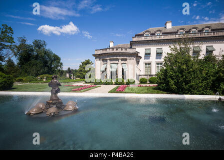 USA, Delaware, Wilmington, Nemours Estate, former home of industrialist Alfred I. DuPont and family, The Nemours Mansion, exterior Stock Photo