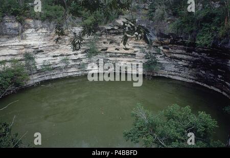 Cenote de los Sacrificios, Sacred Sacrificial Well, Chichen Itza ...