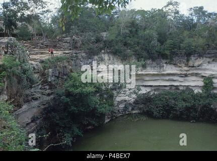 Cenote de los Sacrificios, Sacred Sacrificial Well, Chichen Itza ...