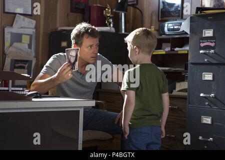 Original Film Title: HEAVEN IS FOR REAL.  English Title: HEAVEN IS FOR REAL.  Film Director: RANDALL WALLACE.  Year: 2014.  Stars: GREG KINNEAR; CONNOR CORUM. Credit: TRISTAR PICTURES / Album Stock Photo