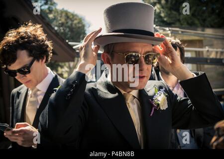 Original Film Title: SHERLOCK.  English Title: SHERLOCK.  Film Director: PAUL MCGUIGAN.  Year: 2010.  Stars: MARTIN FREEMAN; BENEDICT CUMBERBATCH. Credit: HARTSWOOD FILMS/BBC WALES / Album Stock Photo