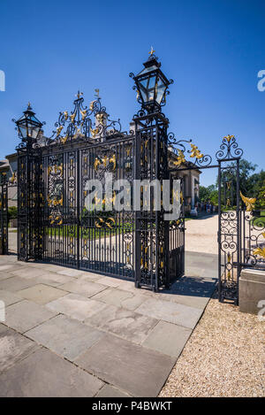 USA, Delaware, Wilmington, Nemours Estate, former home of industrialist Alfred I. DuPont and family, gate Stock Photo